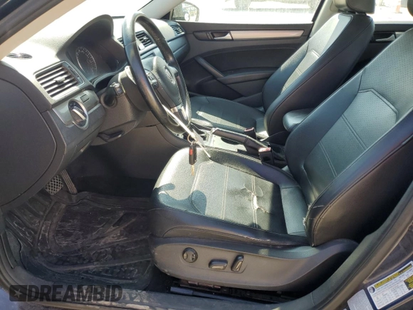2015 Volkswagen Passat Limited Edition Edition с VIN 1VWAT7A30FC100424, выставлен на аукционе Copart как лот 46846135 с пробегом 166 780 миль миль и Списание • Salvage title. История ставок и продаж доступна на DreamBid. Изображение 7.