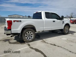 2019 Ford F-250 XL with VIN 1FT7X2B62KEF23095, listed as a Copart auction lot 47957665 with 165,939 mi miles and Salvage Title. Bid and sale history available at DreamBid. Image 3.