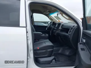 2019 Ram 2500 Tradesman with VIN 3C6UR5CJ3KG512575, listed as a IAAI auction lot 42354322 with 61,965 mi miles and . Bid and sale history available at DreamBid. Image 5.