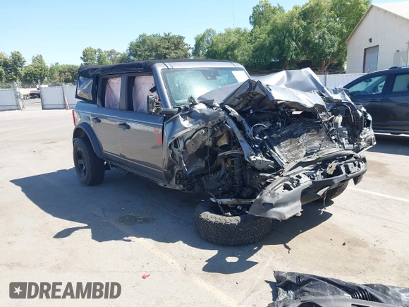 2021 Ford Bronco z VIN 1FMDE5BH9MLB00617, wystawiony jako IAAI lot #42467207 z przebiegiem 36 220 mil mil oraz . Historia ofert i sprzedaży dostępna na DreamBid. Obrazek 1.