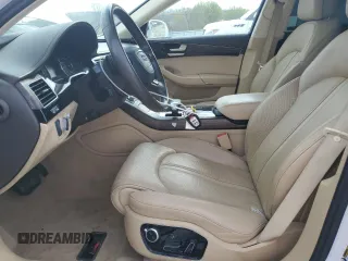 2017 Audi A8 z VIN WAU44AFD2HN009512, wystawiony jako Copart lot #50818385 z przebiegiem 44 175 mil mil oraz Szkoda całkowita • Salvage title. Historia ofert i sprzedaży dostępna na DreamBid. Obrazek 7.