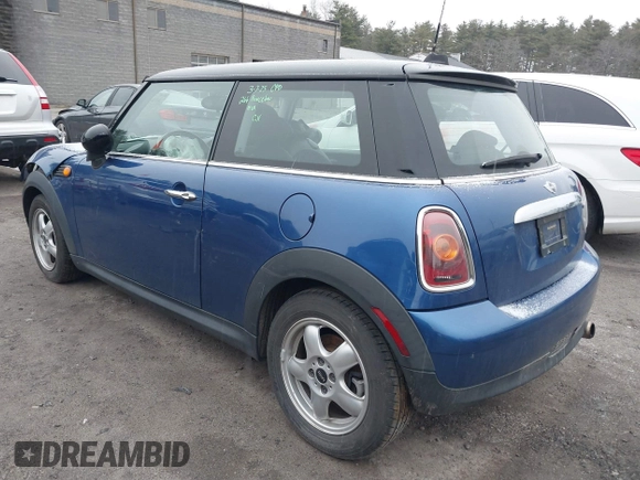 2009 MINI Hardtop z VIN WMWMF33579TW72543, wystawiony jako IAAI lot #41844387 z przebiegiem 125 835 mil mil oraz . Historia ofert i sprzedaży dostępna na DreamBid. Obrazek 3.