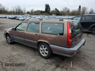 1998 Volvo V70 XC Cross Country z VIN YV1LZ5647W2430321, wystawiony jako Copart lot #85701174 z przebiegiem 205 873 mil mil oraz Szkoda całkowita • Salvage title. Historia ofert i sprzedaży dostępna na DreamBid. Obrazek 2.