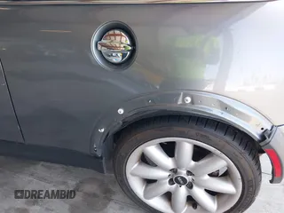 2004 MINI Hardtop S z VIN WMWRE33474TD80161, wystawiony jako IAAI lot #42585952 z przebiegiem 132 158 mil mil oraz . Historia ofert i sprzedaży dostępna na DreamBid. Obrazek 6.
