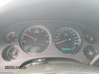 2008 Chevrolet Suburban LTZ with VIN 1GNFK16308R254513, listed as a Copart auction lot 62573335 with 228,421 mi miles and Salvage title. Bid and sale history available at DreamBid. Image 9.