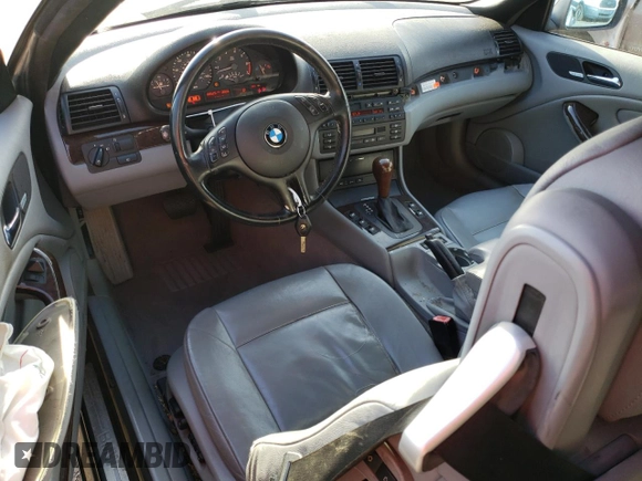 2001 BMW 3 Series 325Ci with VIN WBABS33461JY57192, listed as a Copart auction lot 83082904 with 189,529 mi miles and Salvage Title. Bid and sale history available at carsss.com. Image 8.