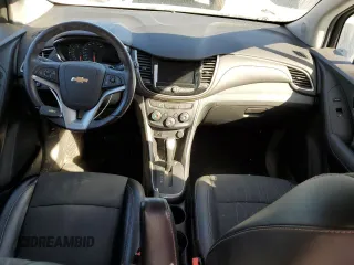 2019 Chevrolet Trax LT z VIN 3GNCJLSB1KL155891, wystawiony jako Copart lot #49586375 z przebiegiem Nie podano mil oraz Szkoda całkowita • Salvage title. Historia ofert i sprzedaży dostępna na DreamBid. Obrazek 8.