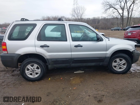 2007 Ford Escape XLS with VIN 1FMCU92Z07KC05670, listed as a IAAI auction lot 41491641 with 109,289 mi miles and . Bid and sale history available at DreamBid. Image 14.