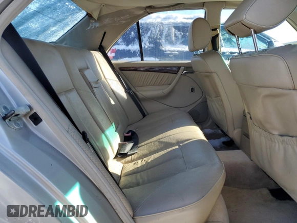 1998 Mercedes-Benz C 230/260/280/320 with VIN WDBHA23G7WA615277, listed as a Copart auction lot 89333605 with 244,975 mi miles and Salvage Title. Bid and sale history available at carsss.com. Image 10.