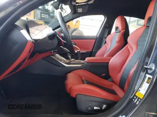 2023 BMW M3 Competition xDrive z VIN WBS43AY04PFP05306, wystawiony jako Copart lot #57790555 z przebiegiem 18 935 mil mil oraz Szkody całkowita. Historia ofert i sprzedaży dostępna na DreamBid. Obrazek 7.