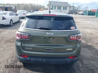 2017 Jeep Compass Latitude with VIN 3C4NJDBB4HT616730, listed as a IAAI auction lot 41916417 with 159,449 mi miles. Bid and sale history available at carsss.com. Image 16.
