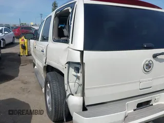 2005 Cadillac Escalade z VIN 1GYEC63N25R200026, wystawiony jako IAAI lot #41761210 z przebiegiem 226 747 mil mil oraz . Historia ofert i sprzedaży dostępna na DreamBid. Obrazek 19.