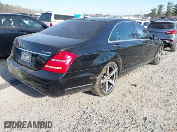 2012 Mercedes-Benz S 550 z VIN WDDNG9EB9CA453330, wystawiony jako IAAI lot #41905056 z przebiegiem Nie podano mil oraz . Historia ofert i sprzedaży dostępna na DreamBid. Obrazek 4.