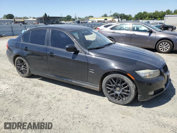 2011 BMW 3 Series 328i xDrive z VIN WBAPK7C52BA818235, wystawiony jako Copart lot #56346645 z przebiegiem 117 905 mil mil oraz Szkoda całkowita • Salvage title. Historia ofert i sprzedaży dostępna na DreamBid. Obrazek 4.