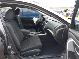 2015 Nissan Altima 2.5 S with VIN 1N4AL3AP4FC145273, listed as a IAAI auction lot 41918180 with 136,239 mi miles. Bid and sale history available at carsss.com. Image 5.