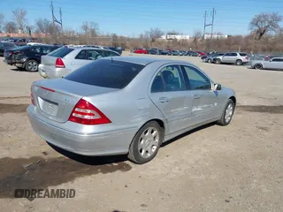 2005 Mercedes-Benz C 240 с VIN WDBRF81J65F662003, выставлен на аукционе IAAI как лот 41678426 с пробегом 109 632 миль миль и . История ставок и продаж доступна на DreamBid. Изображение 4.
