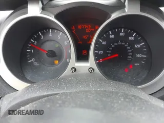2012 Nissan Juke SL z VIN JN8AF5MVXCT128033, wystawiony jako IAAI lot #42035384 z przebiegiem 187 743 mil mil oraz . Historia ofert i sprzedaży dostępna na DreamBid. Obrazek 7.