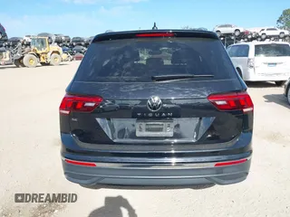 2024 Volkswagen Tiguan SE z VIN 3VV3B7AX8RM192033, wystawiony jako IAAI lot #41568271 z przebiegiem 2 851 mil mil oraz . Historia ofert i sprzedaży dostępna na DreamBid. Obrazek 16.