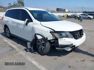 2018 Nissan Pathfinder S z VIN 5N1DR2MN1JC658317, wystawiony jako IAAI lot #42470838 z przebiegiem 54 743 mil mil oraz . Historia ofert i sprzedaży dostępna na DreamBid. Obrazek 1.