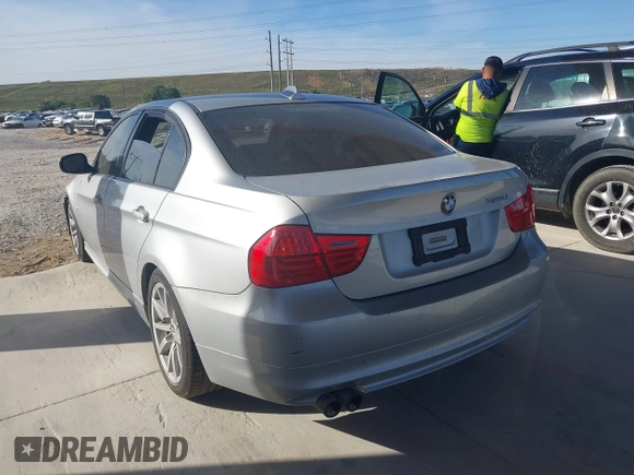 2010 BMW 3 Series 328i with VIN WBAPH7G52ANM47948, listed as a IAAI auction lot 41629774 with 161,027 mi miles and . Bid and sale history available at carsss.com. Image 3.