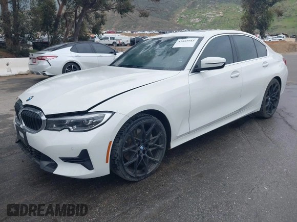 2020 BMW 3 Series 330i z VIN 3MW5R1J08L8B15226, wystawiony jako IAAI lot #41885915 z przebiegiem 75 347 mil mil oraz . Historia ofert i sprzedaży dostępna na DreamBid. Obrazek 2.