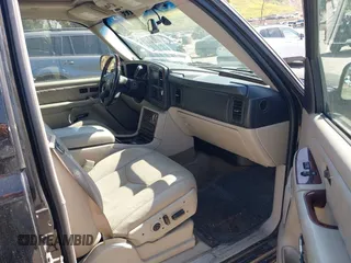2005 Cadillac Escalade ESV z VIN 3GYFK66N15G172769, wystawiony jako IAAI lot #39249998 z przebiegiem 228 569 mil mil oraz . Historia ofert i sprzedaży dostępna na DreamBid. Obrazek 5.