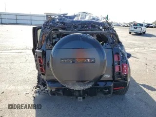 2023 Land Rover Defender X-Dynamic SE z VIN SALE2EEU1P2214401, wystawiony jako Copart lot #58029025 z przebiegiem 36 076 mil mil oraz Szkoda całkowita • Salvage title. Historia ofert i sprzedaży dostępna na DreamBid. Obrazek 6.