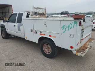 2000 Chevrolet Silverado 2500 z VIN 1GCGK29R4YF475472, wystawiony jako IAAI lot #42082060 z przebiegiem 192 899 mil mil oraz . Historia ofert i sprzedaży dostępna na DreamBid. Obrazek 3.