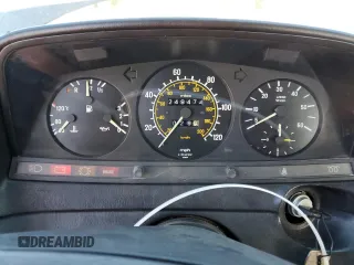 1984 Mercedes-Benz 300 D с VIN WDBAB33A5EA138282, выставлен на аукционе Copart как лот 88987365 с пробегом 249 474 миль миль и Чистый • Clean title. История ставок и продаж доступна на DreamBid. Изображение 9.