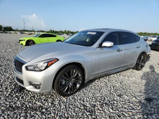 2018 Infiniti Q70 Luxe z VIN JN1BY1PR1JM370561, wystawiony jako Copart lot #59784945 z przebiegiem 95 976 mil mil oraz Nie do naprawy • Non repairable. Historia ofert i sprzedaży dostępna na DreamBid. Obrazek 1.