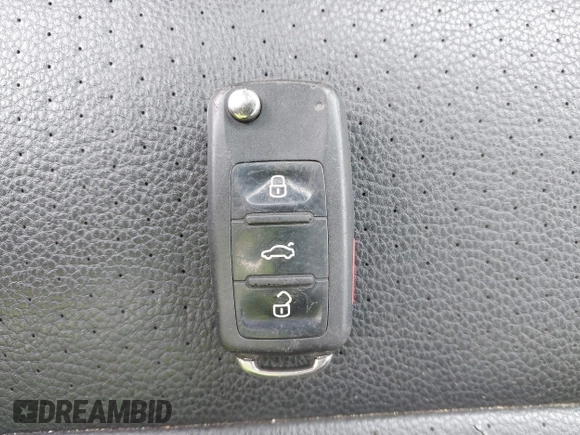 2014 Volkswagen Jetta TDI w/Sunroof & Nav with VIN 3VWPL7AJ9EM609661, listed as a IAAI auction lot 42600438 with 105,958 mi miles and . Bid and sale history available at DreamBid. Image 11.