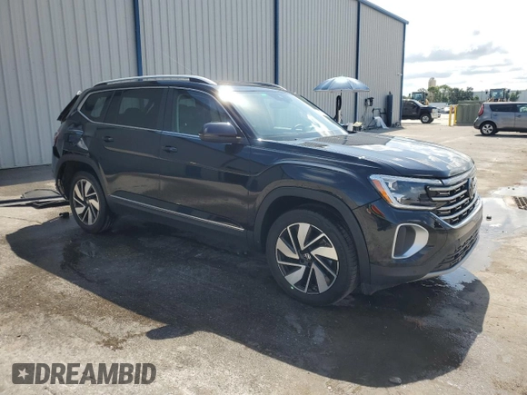 2024 Volkswagen Atlas SEL with VIN 1V2BR2CA9RC545090, listed as a Copart auction lot 61136825 with 18,248 mi miles and Non repairable. Bid and sale history available at DreamBid. Image 4.