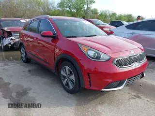 2017 Kia Niro LX with VIN KNDCB3LC3H5089222, listed as a IAAI auction lot 41902806 with 176,050 mi miles. Bid and sale history available at carsss.com. Image 1.