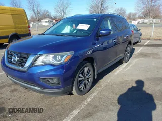 2017 Nissan Pathfinder SL with VIN 5N1DR2MM2HC900131, listed as a IAAI auction lot 41803828 with 214,460 mi miles. Bid and sale history available at carsss.com. Image 17.