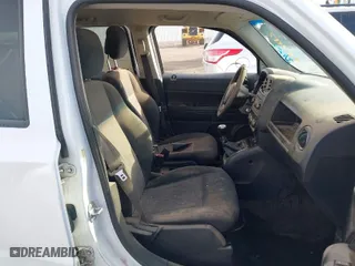 2015 Jeep Patriot Sport with VIN 1C4NJPBB2FD157427, listed as a IAAI auction lot 41819957 with 106,614 mi miles. Bid and sale history available at carsss.com. Image 5.