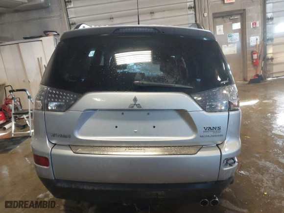 2008 Mitsubishi Outlander LS with VIN JA4MT31X08Z013323, listed as a IAAI auction lot 41588791 with 107,357 mi miles. Bid and sale history available at carsss.com. Image 15.