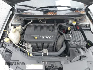 2013 Chrysler 200 LX with VIN 1C3CCBAB2DN670064, listed as a IAAI auction lot 41868994 with Not Provided miles. Bid and sale history available at carsss.com. Image 10.