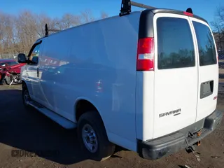 2016 GMC Savana Cargo Van with VIN 1GTW7AFF1G1904600, listed as a IAAI auction lot 41412702 with 99,142 mi miles. Bid and sale history available at carsss.com. Image 3.