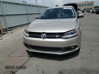 2013 Volkswagen Jetta TDI w/Premium/Nav с VIN 3VWLL7AJXDM200789, выставлен на аукционе Copart как лот 63700385 с пробегом 137 369 миль миль и Списание • Salvage title. История ставок и продаж доступна на DreamBid. Изображение 13.