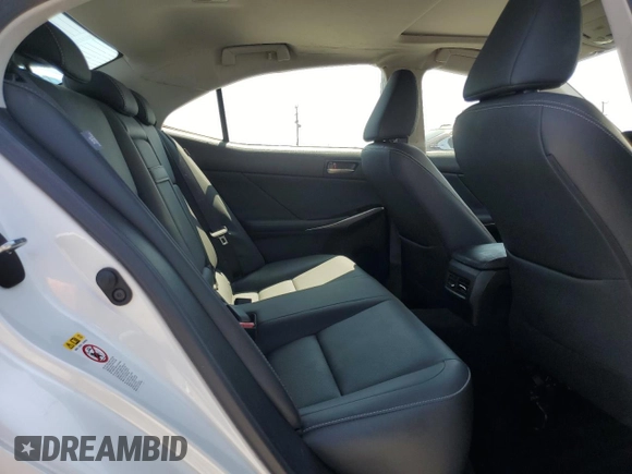2018 Lexus IS 300 z VIN JTHBA1D22J5077107, wystawiony jako Copart lot #62941135 z przebiegiem 44 754 mil mil oraz Szkoda całkowita • Salvage title. Historia ofert i sprzedaży dostępna na DreamBid. Obrazek 10.
