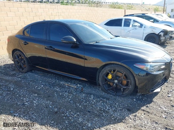 2020 Alfa Romeo Giulia Ti Sport with VIN ZARFAMBN1L7633292, listed as a IAAI auction lot 41713120 with 45,518 mi miles. Bid and sale history available at carsss.com. Image 1.