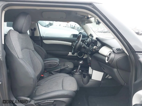 2014 MINI Cooper Hardtop S with VIN WMWXM7C51ET926588, listed as a IAAI auction lot 41808120 with NaN miles. Bid and sale history available at carsss.com. Image 5.