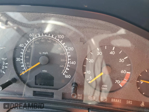 1999 Mercedes-Benz S 320/430/500 z VIN WDBGA51GXXA429668, wystawiony jako Copart lot #48820725 z przebiegiem Nie podano mil oraz Czysty tytuł • Clean title. Historia ofert i sprzedaży dostępna na DreamBid. Obrazek 9.