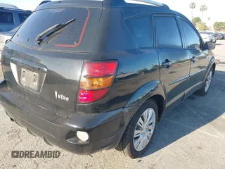 2005 Pontiac Vibe with VIN 5Y2SL63825Z452555, listed as a IAAI auction lot 41830233 with 299,999 mi miles. Bid and sale history available at carsss.com. Image 4.