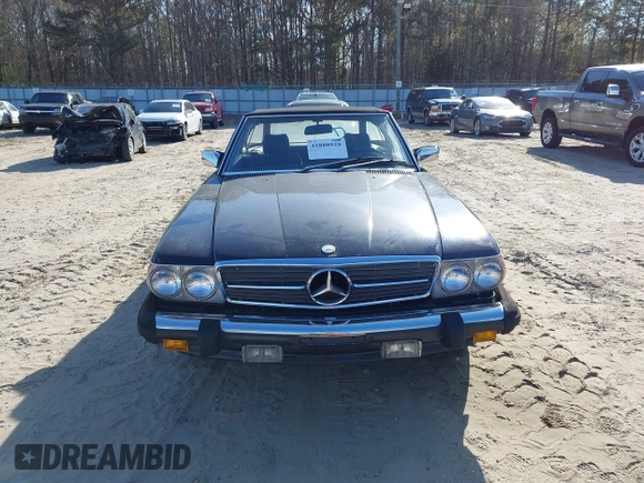 1986 Mercedes-Benz 560 SL z VIN WDBBA48D2GA055024, wystawiony jako IAAI lot #41888928 z przebiegiem 118 569 mil mil oraz . Historia ofert i sprzedaży dostępna na DreamBid. Obrazek 12.
