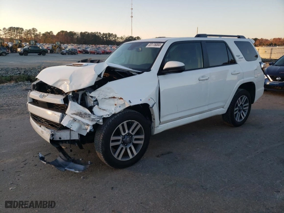 2024 Toyota 4Runner TRD Sport with VIN JTEAU5JR2R5305577, listed as a Copart auction lot 83176004 with 19,191 mi miles and Salvage Title. Bid and sale history available at carsss.com. Image 1.