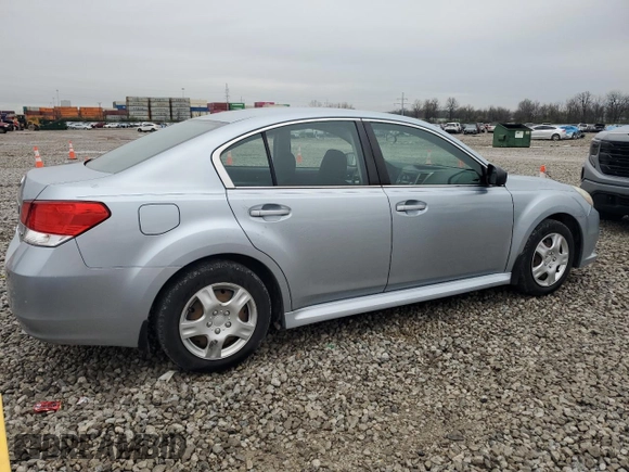 2013 Subaru Legacy 2.5i z VIN 4S3BMBA60D3026274, wystawiony jako Copart lot #51160175 z przebiegiem 68 026 mil mil oraz Szkoda całkowita • Salvage title. Historia ofert i sprzedaży dostępna na DreamBid. Obrazek 3.
