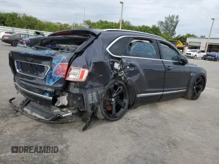 2019 Bentley Bentayga V8 z VIN SJAAM2ZV6KC025300, wystawiony jako Copart lot #81313854 z przebiegiem 2 982 mil mil oraz Szkoda całkowita • Salvage title. Historia ofert i sprzedaży dostępna na DreamBid. Obrazek 3.