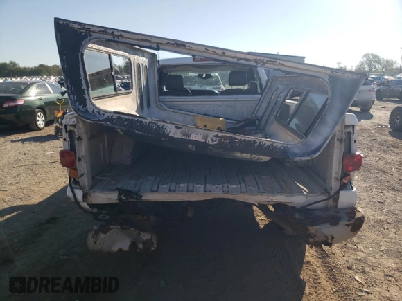 2005 Chevrolet Silverado 1500 Work Truck с VIN 1GCEC14V45Z233374, выставлен на аукционе Copart как лот 73718324 с пробегом 201 140 миль миль и Списание • Salvage title. История ставок и продаж доступна на DreamBid. Изображение 6.