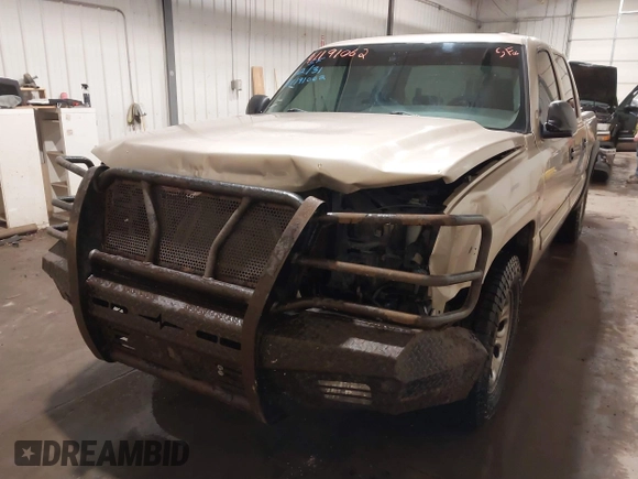 2006 Chevrolet Silverado 1500 LT1 with VIN 2GCEK13Z561329466, listed as a IAAI auction lot 41191062 with 208,661 mi miles. Bid and sale history available at carsss.com. Image 6.